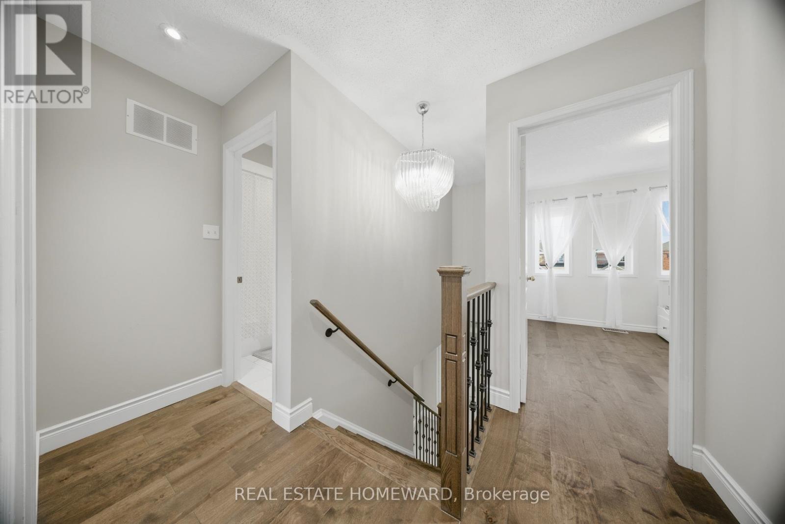 5942 Delle Donne Drive, Mississauga, ON - Indoor Photo Showing Other Room