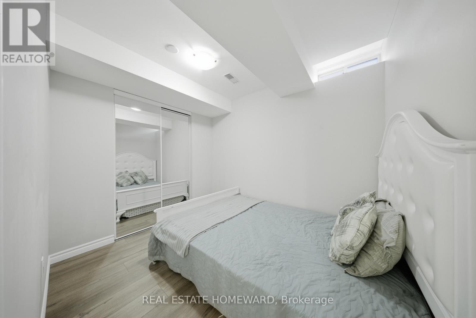 5942 Delle Donne Drive, Mississauga, ON - Indoor Photo Showing Bedroom