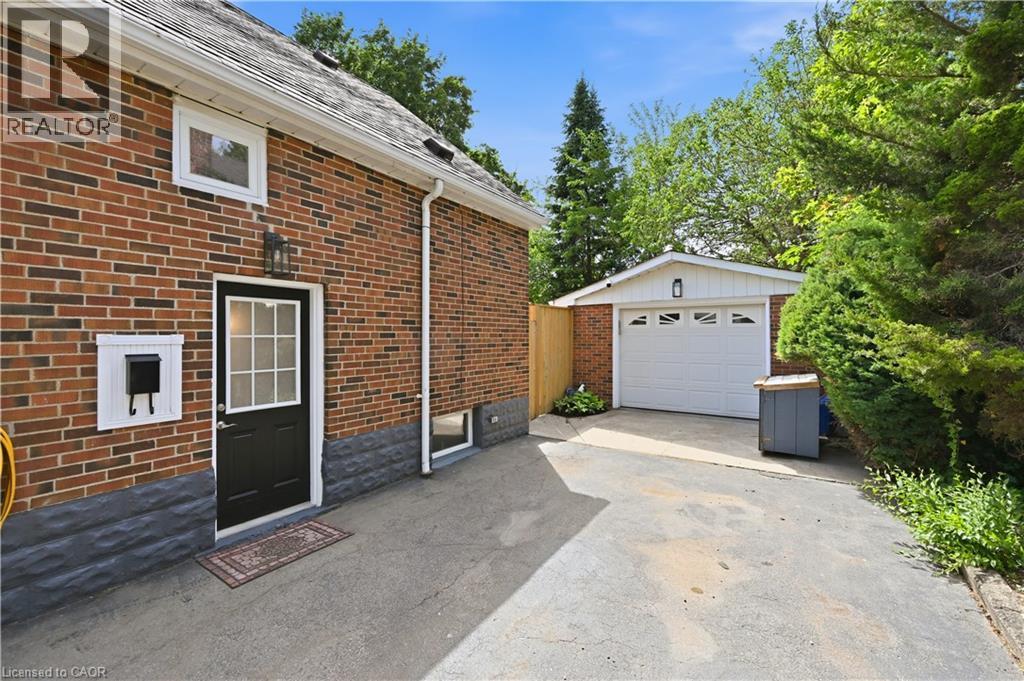 18 Ipswich Place, Hamilton, ON - Outdoor With Exterior