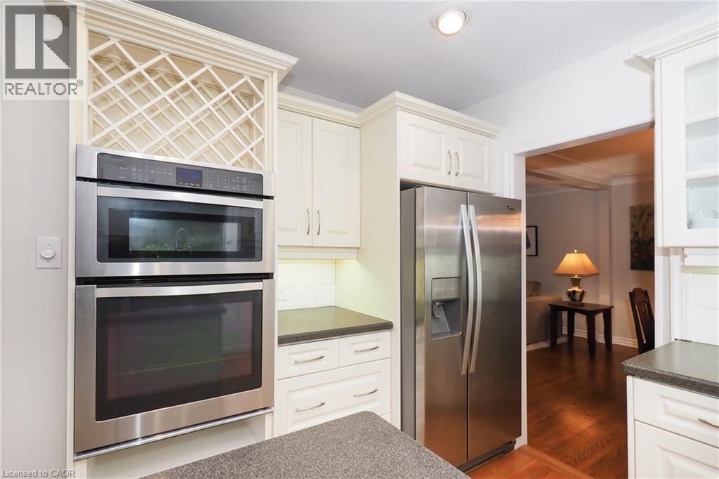 181 Lincoln Road, Waterloo, ON - Indoor Photo Showing Kitchen