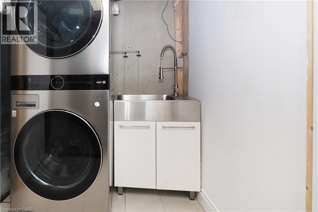181 Lincoln Road, Waterloo, ON - Indoor Photo Showing Laundry Room