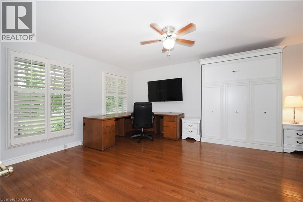181 Lincoln Road, Waterloo, ON - Indoor