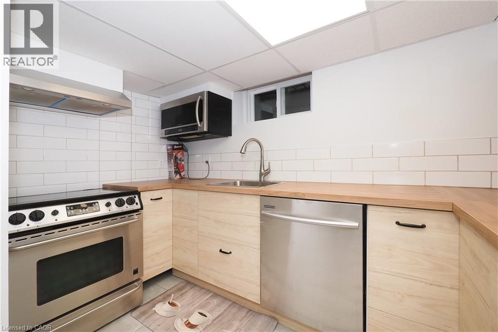 181 Lincoln Road, Waterloo, ON - Indoor Photo Showing Kitchen