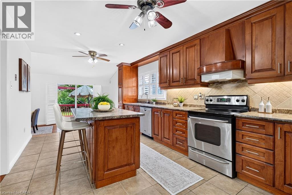 3631 Cherrington Crescent, Mississauga, ON - Indoor Photo Showing Kitchen