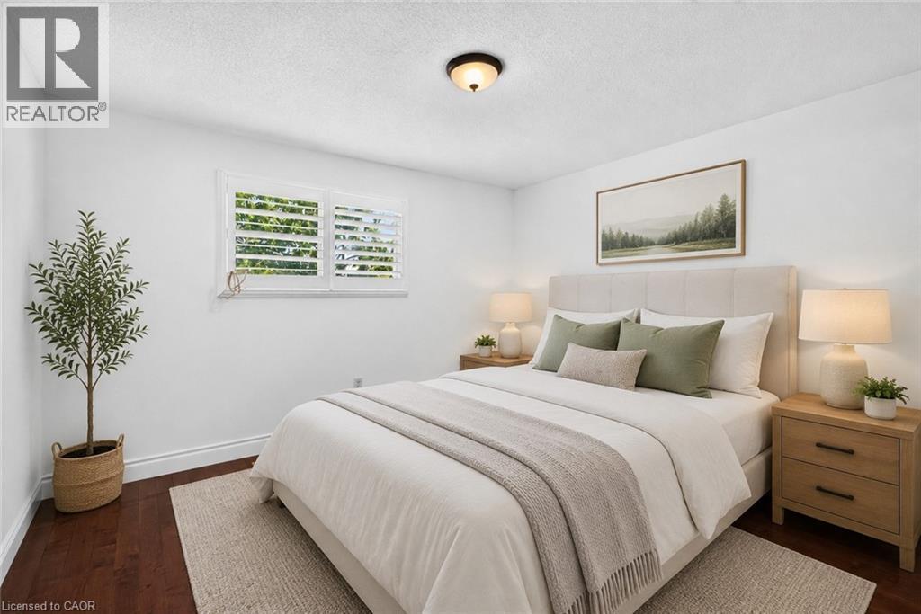 3631 Cherrington Crescent, Mississauga, ON - Indoor Photo Showing Bedroom