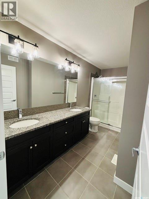 411 Flynn Lane, Saskatoon, SK - Indoor Photo Showing Bathroom