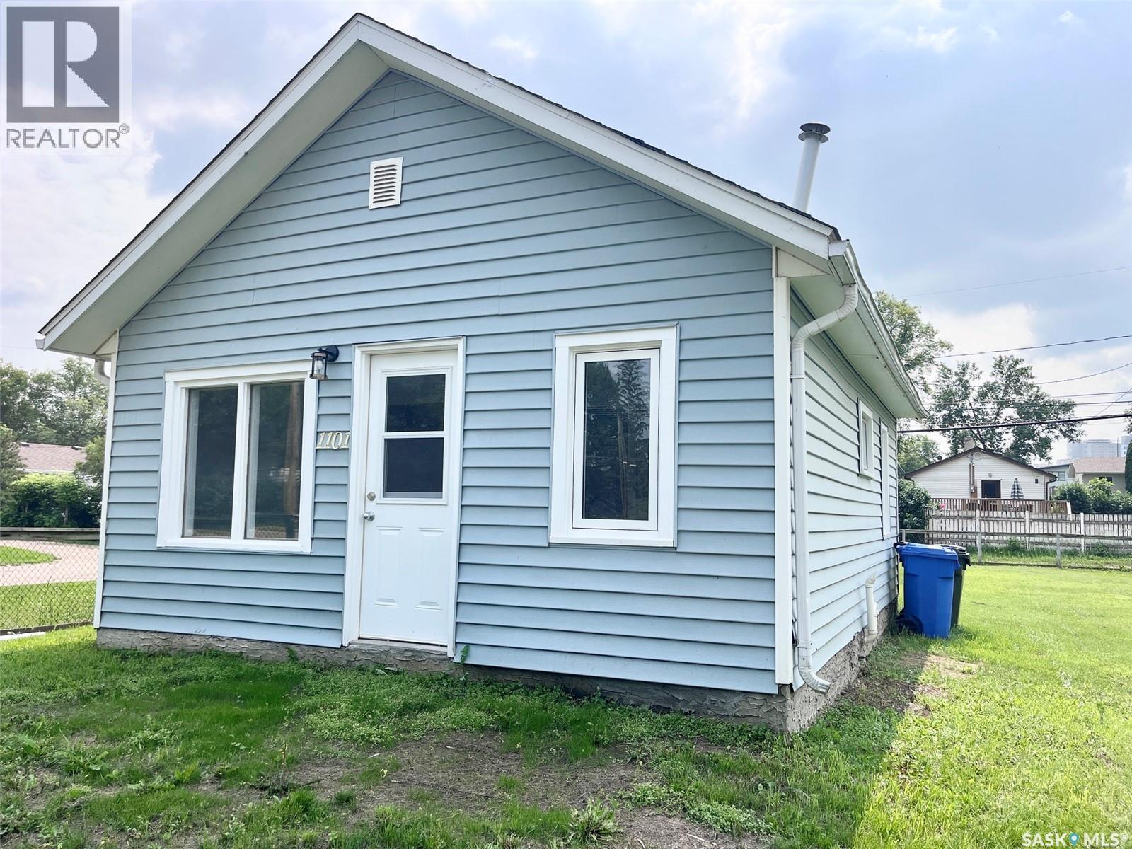 1101 12Th Street W, Prince Albert, SK - Outdoor
