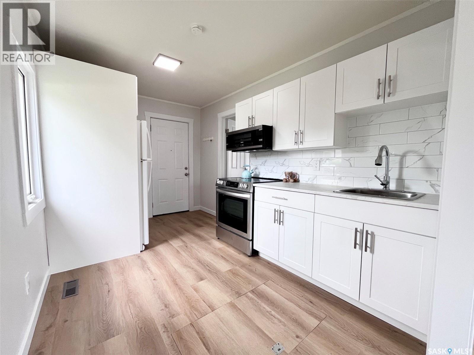 1101 12Th Street W, Prince Albert, SK - Indoor Photo Showing Kitchen