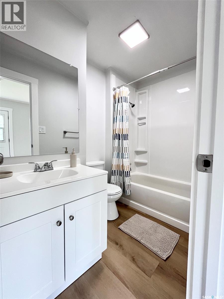 1101 12Th Street W, Prince Albert, SK - Indoor Photo Showing Bathroom