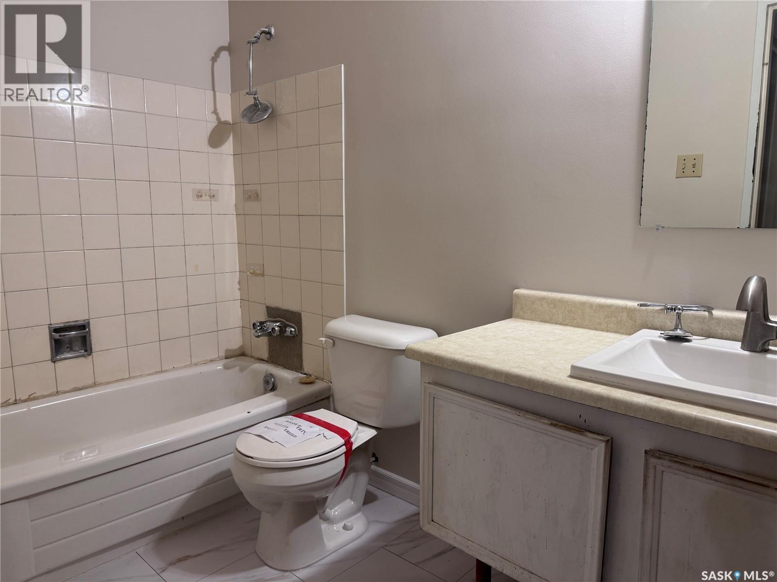 118 3302 33Rd Street W, Saskatoon, SK - Indoor Photo Showing Bathroom