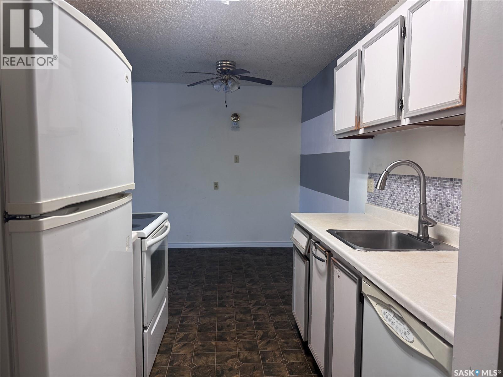 118 3302 33Rd Street W, Saskatoon, SK - Indoor Photo Showing Kitchen