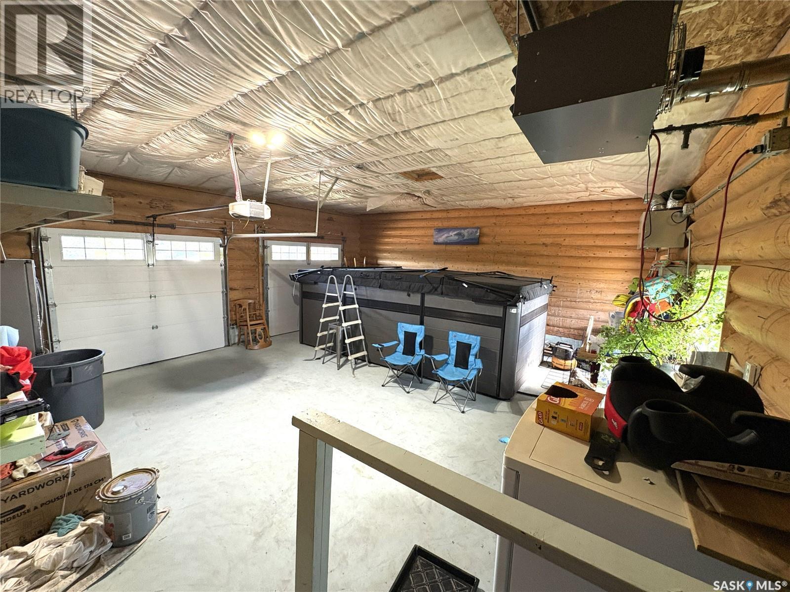 Canada Goose Lodge, Bayne Rm No. 371, SK - Indoor Photo Showing Garage