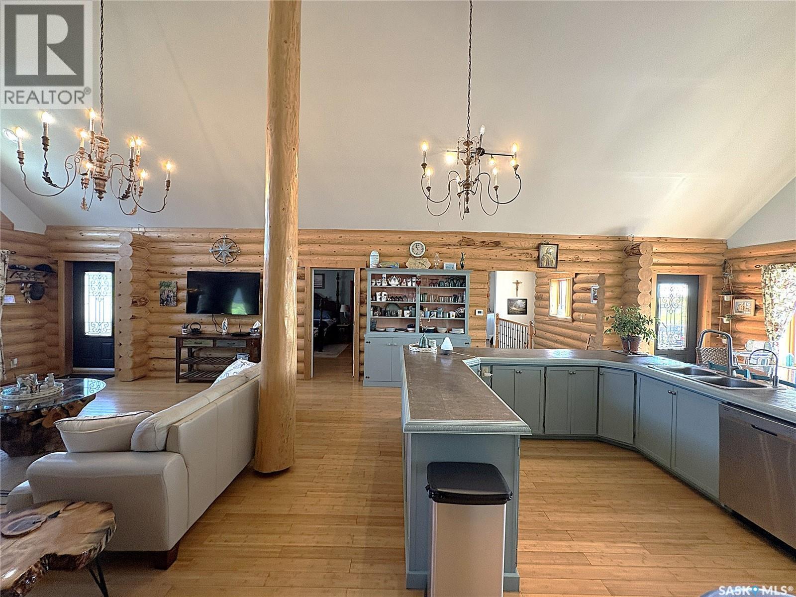 Canada Goose Lodge, Bayne Rm No. 371, SK - Indoor