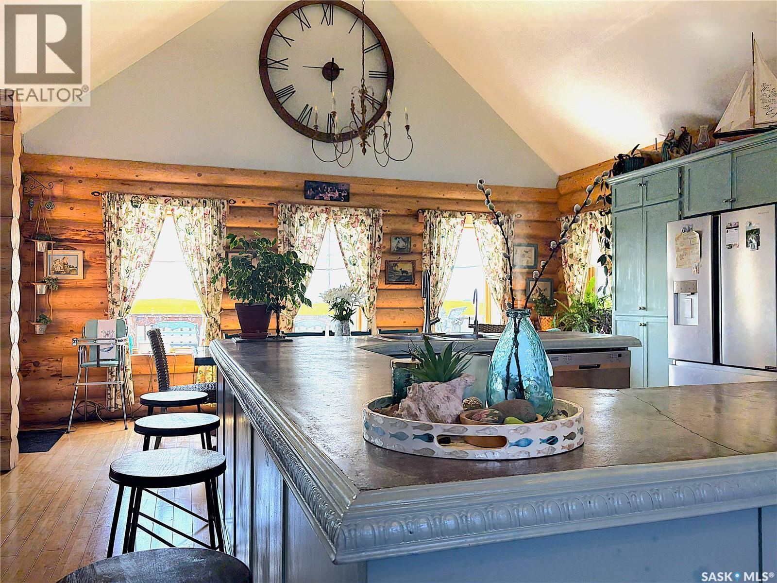 Canada Goose Lodge, Bayne Rm No. 371, SK - Indoor