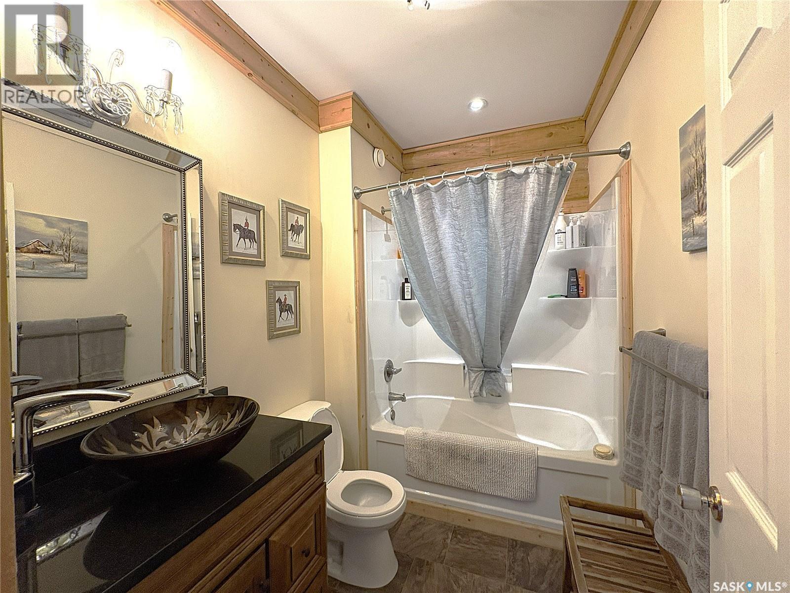 Canada Goose Lodge, Bayne Rm No. 371, SK - Indoor Photo Showing Bathroom