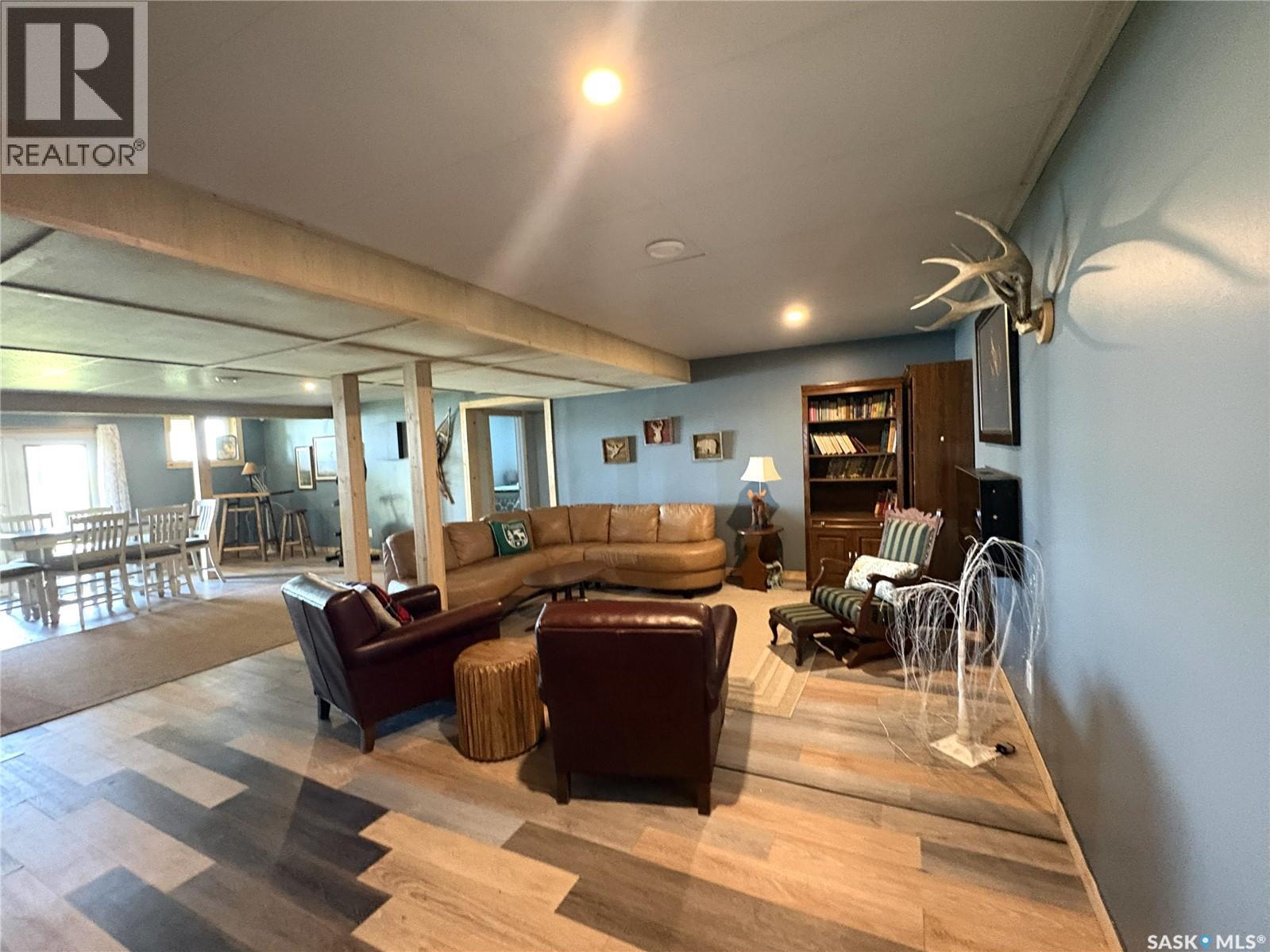 Canada Goose Lodge, Bayne Rm No. 371, SK - Indoor