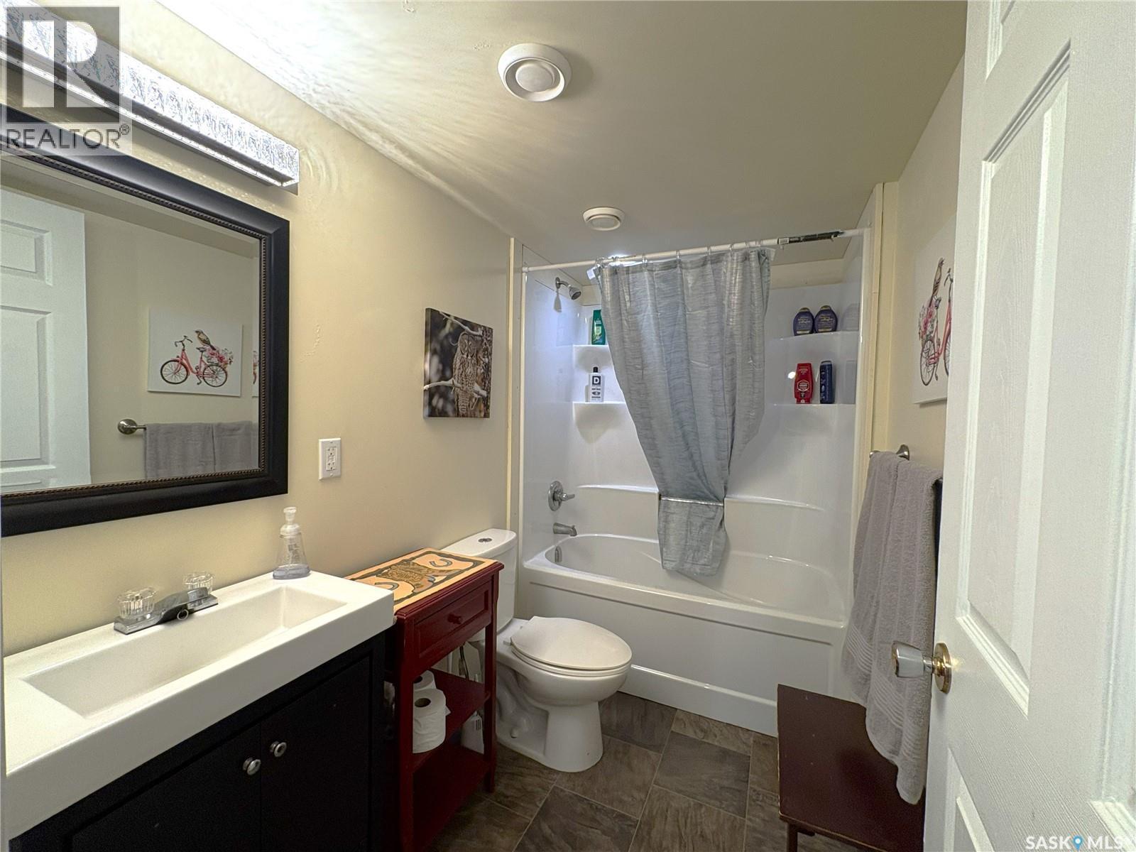 Canada Goose Lodge, Bayne Rm No. 371, SK - Indoor Photo Showing Bathroom