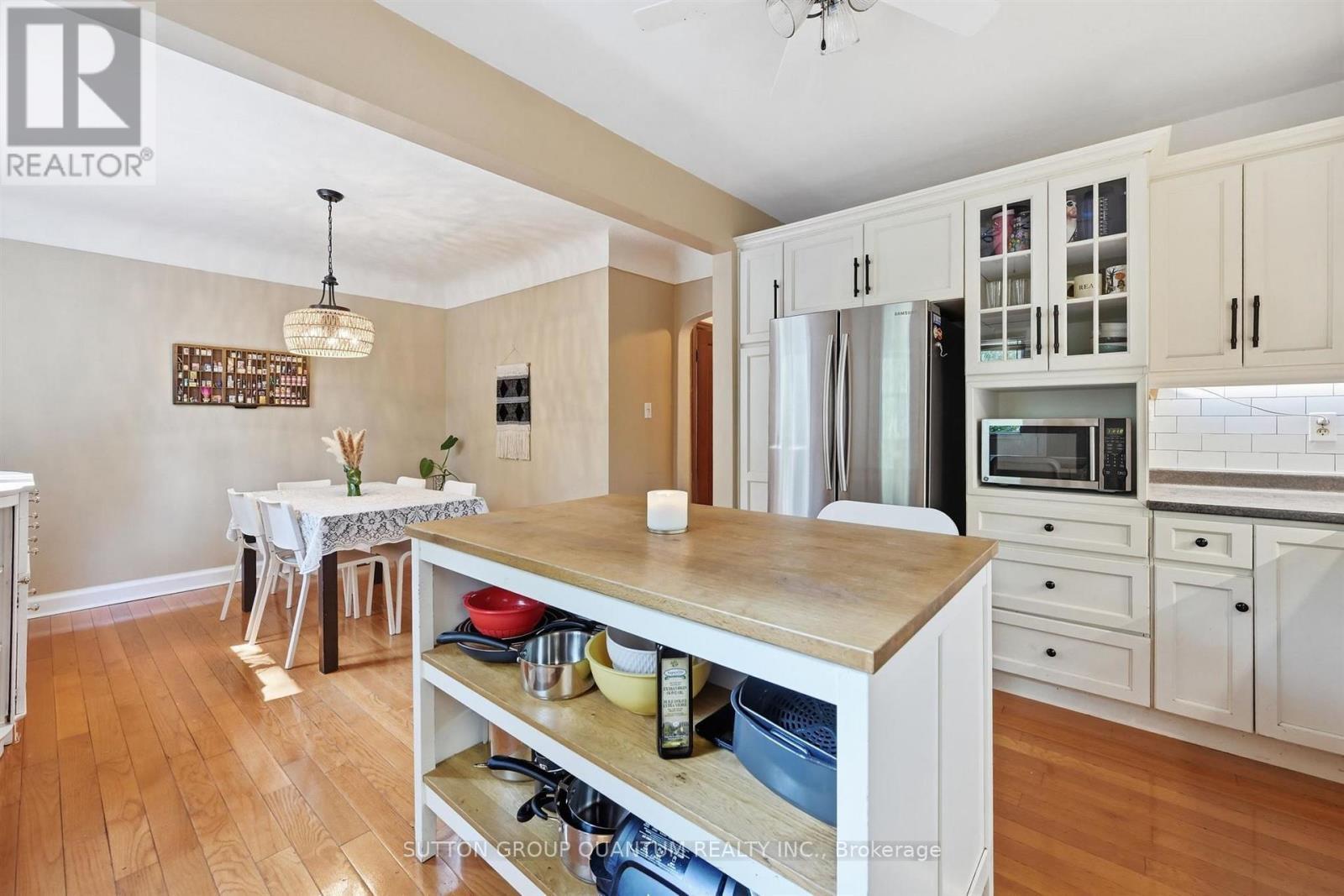 151 East 16Th Street, Hamilton, ON - Indoor Photo Showing Kitchen
