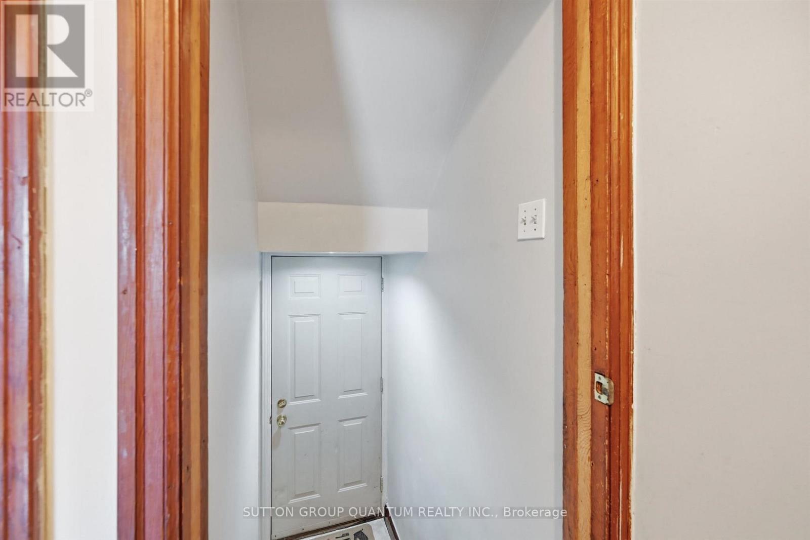 151 East 16Th Street, Hamilton, ON - Indoor Photo Showing Other Room