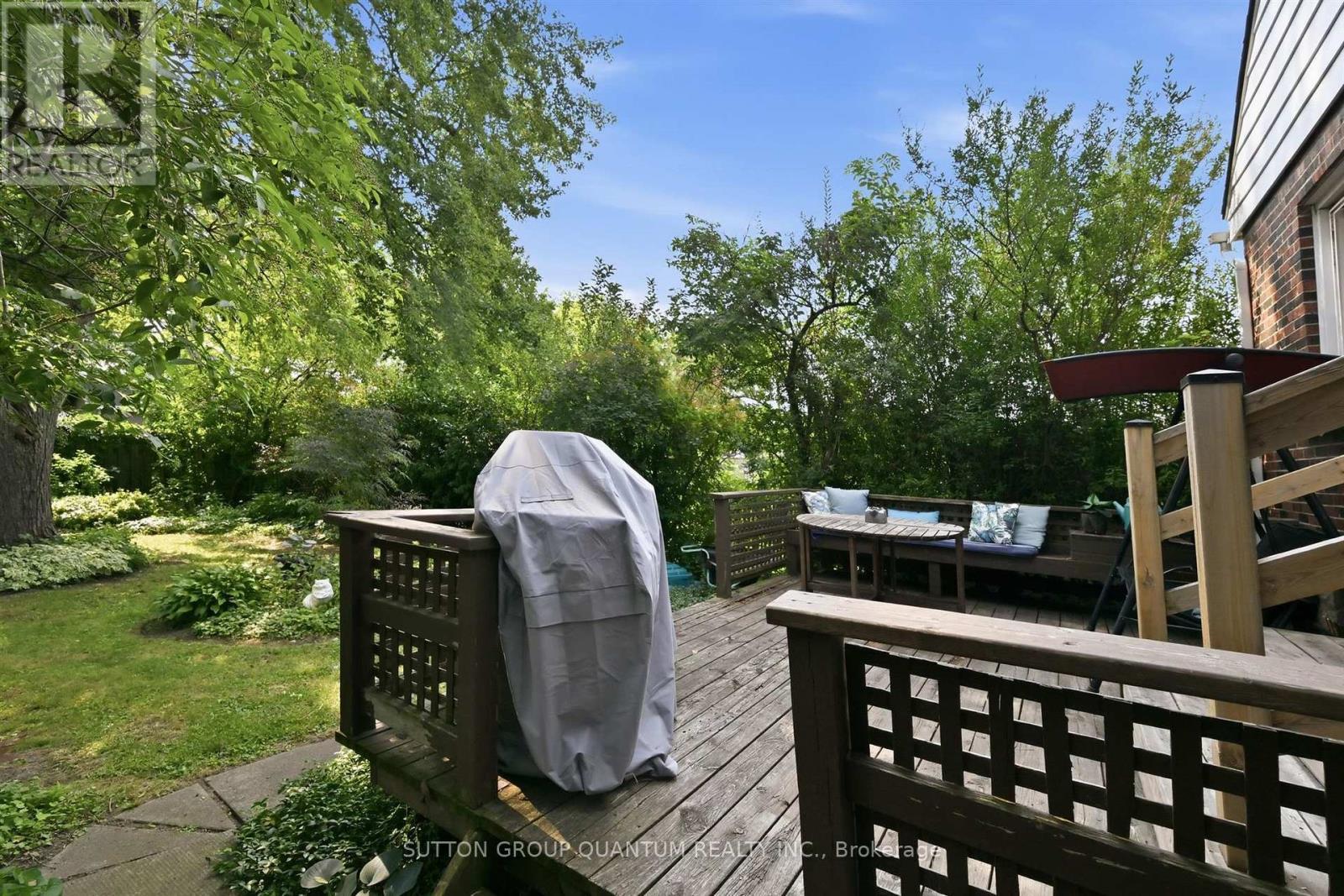 151 East 16Th Street, Hamilton, ON - Outdoor