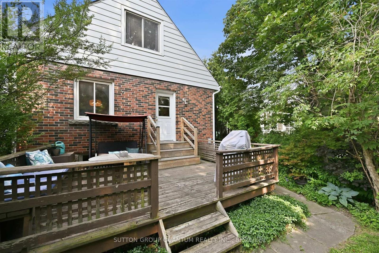 151 East 16Th Street, Hamilton, ON - Outdoor