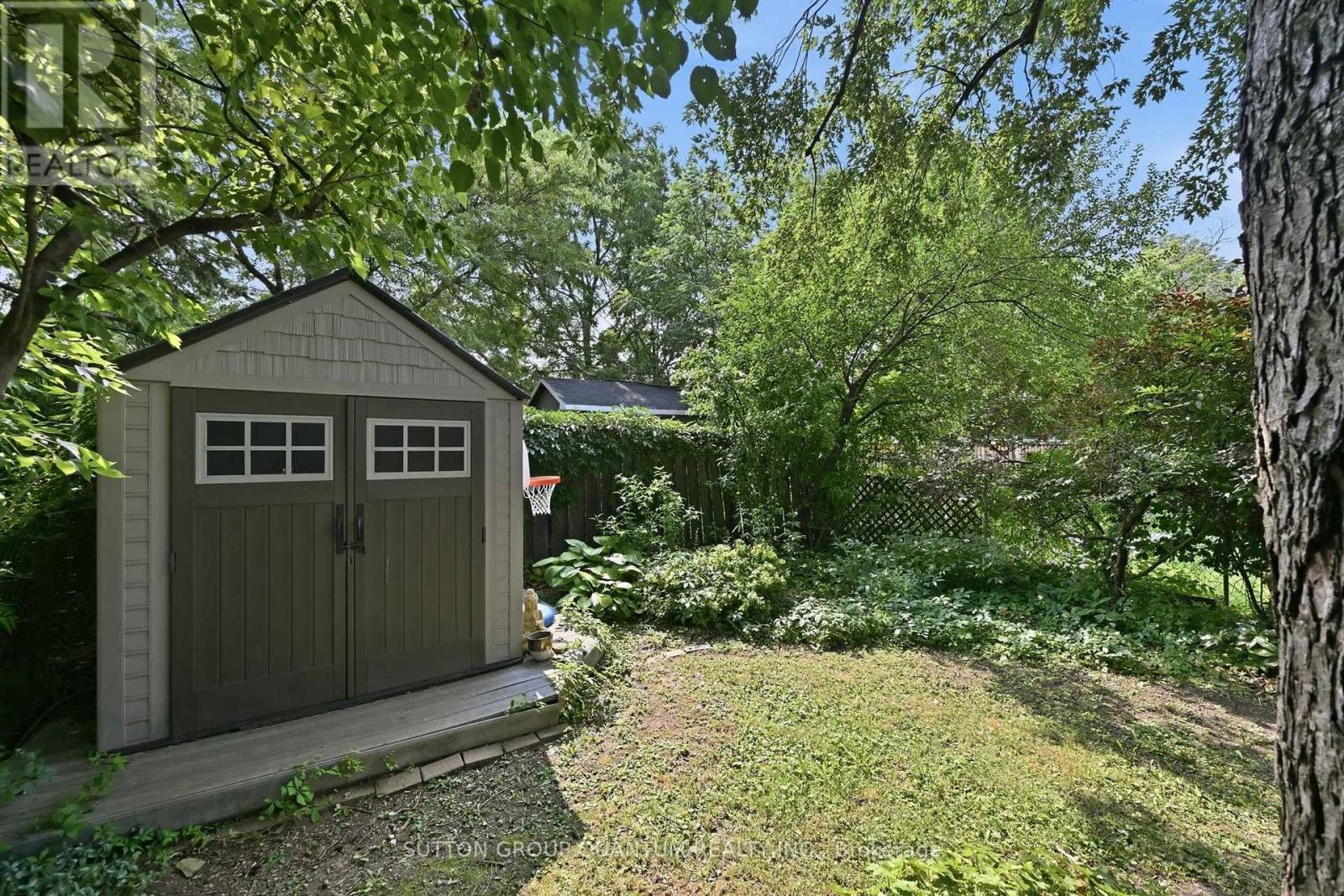 151 East 16Th Street, Hamilton, ON - Outdoor