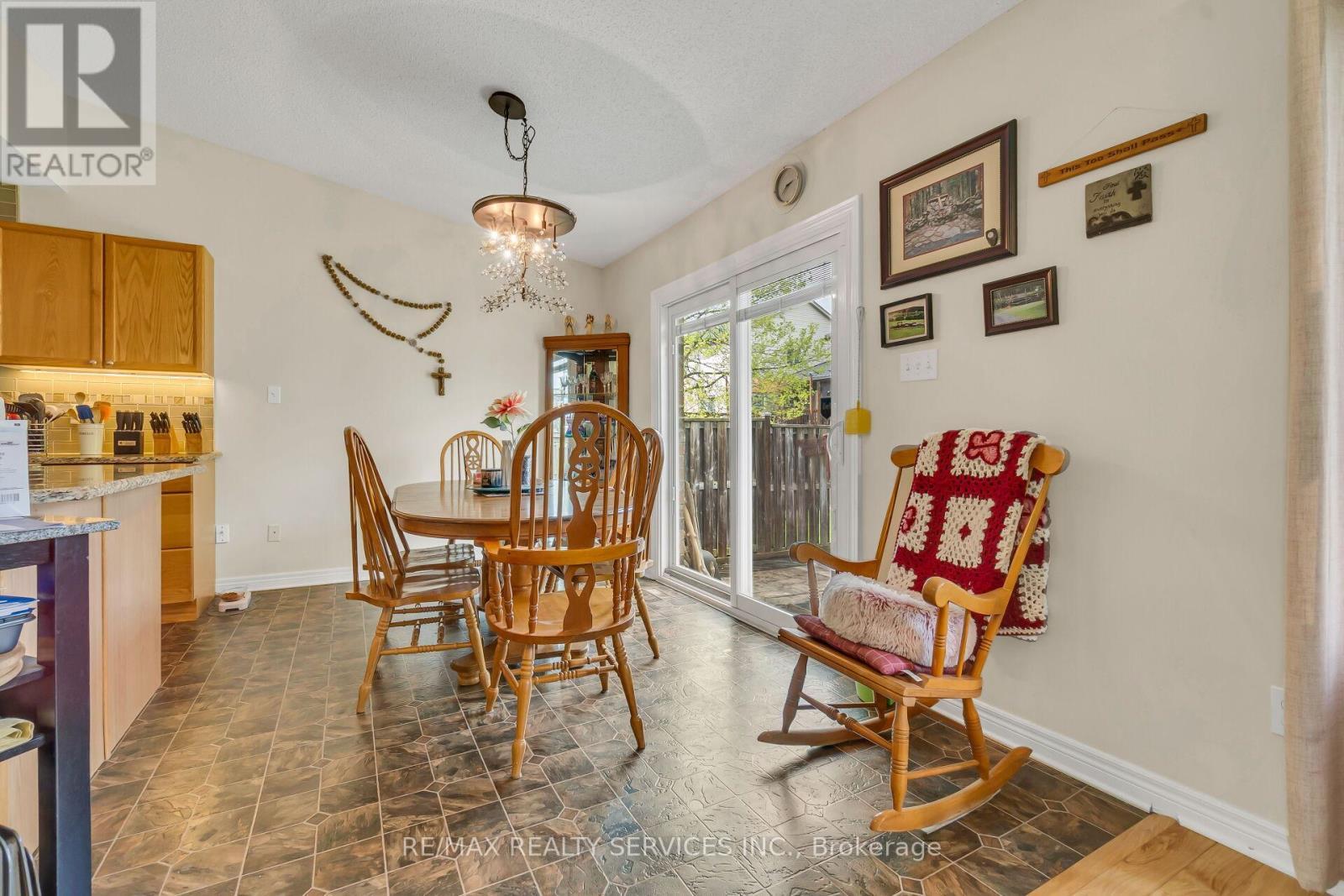 752 North Leaksdale Circle, London South, ON - Indoor Photo Showing Dining Room