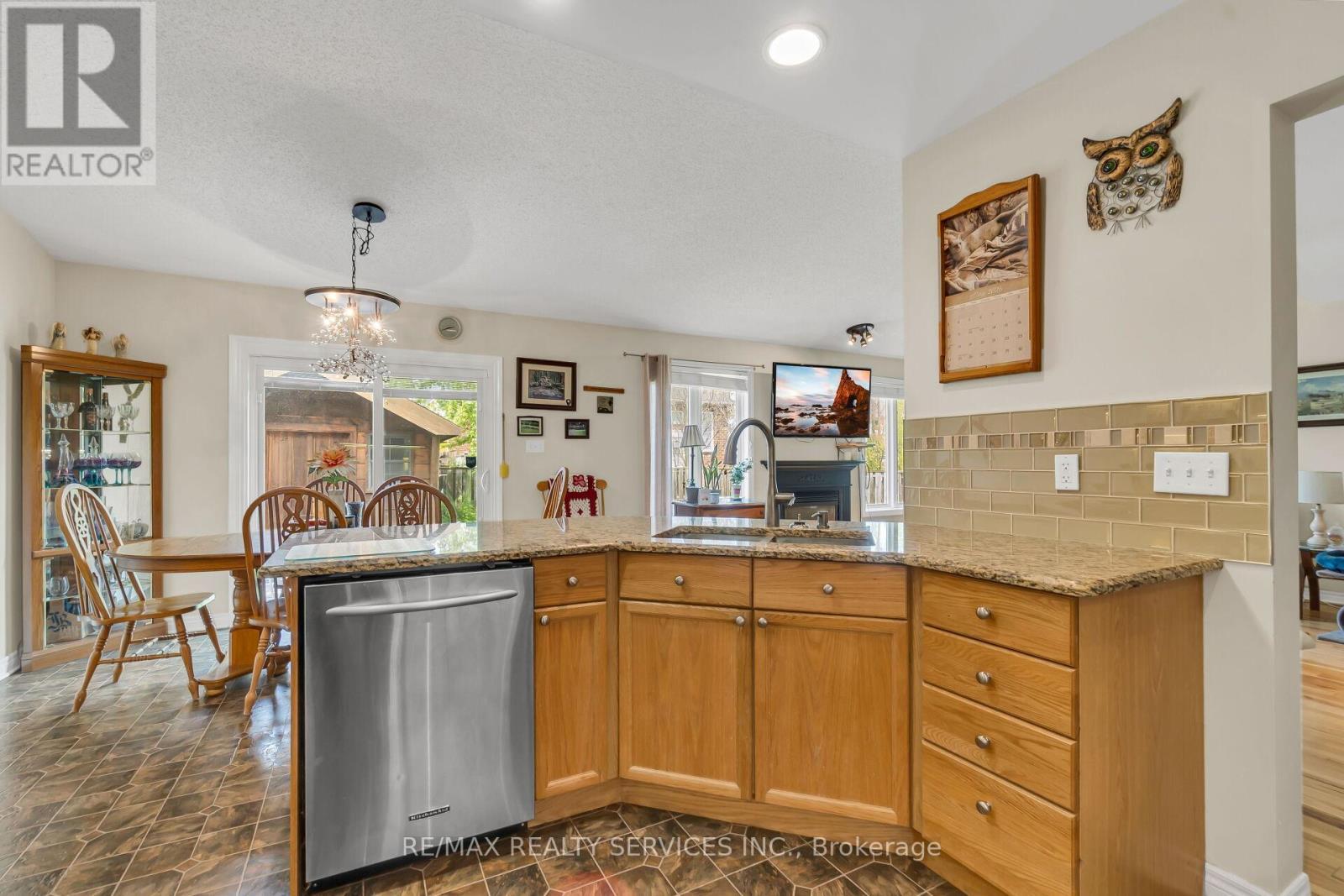 752 North Leaksdale Circle, London South, ON - Indoor Photo Showing Kitchen