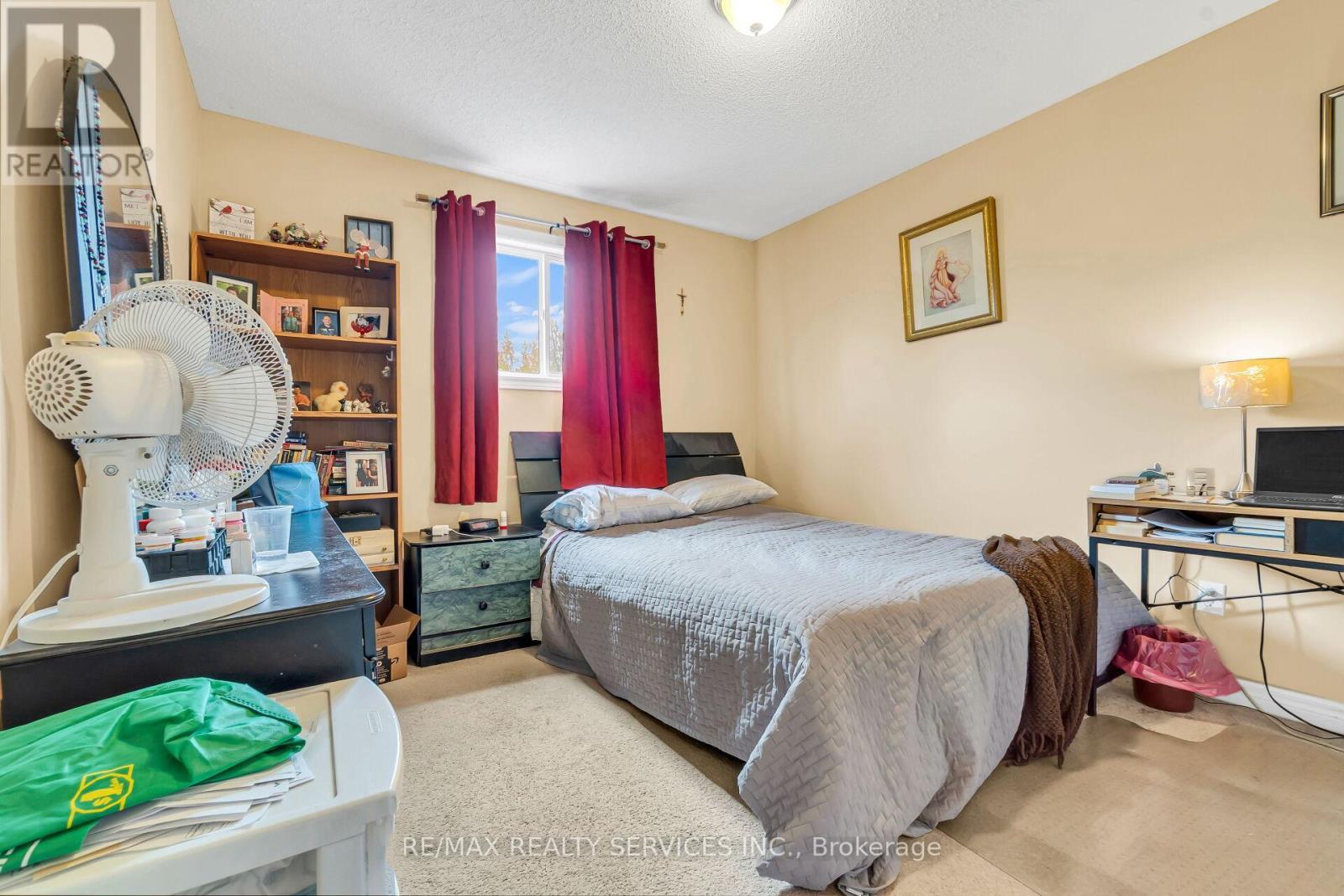 752 North Leaksdale Circle, London South, ON - Indoor Photo Showing Bedroom