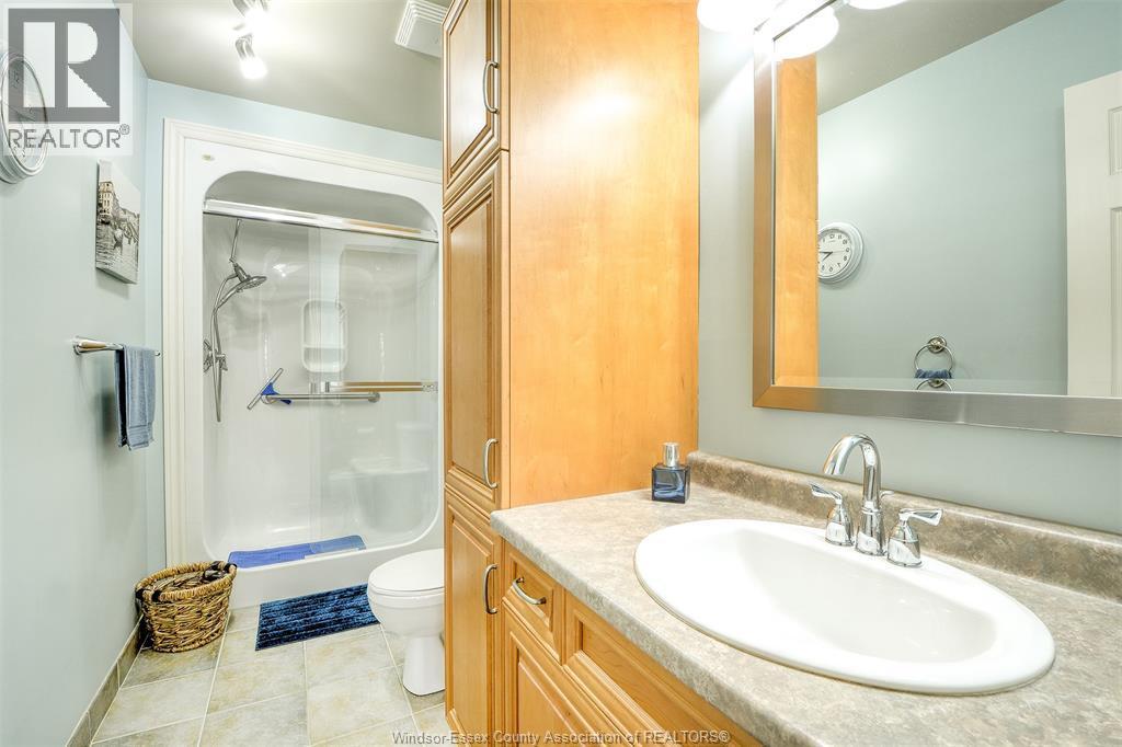81 Crosswinds, Kingsville, ON - Indoor Photo Showing Bathroom
