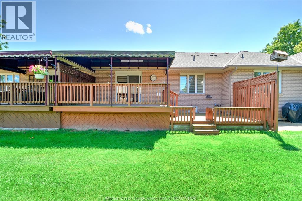 81 Crosswinds, Kingsville, ON - Outdoor With Deck Patio Veranda