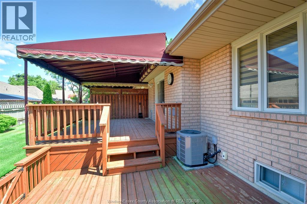 81 Crosswinds, Kingsville, ON - Outdoor With Deck Patio Veranda With Exterior