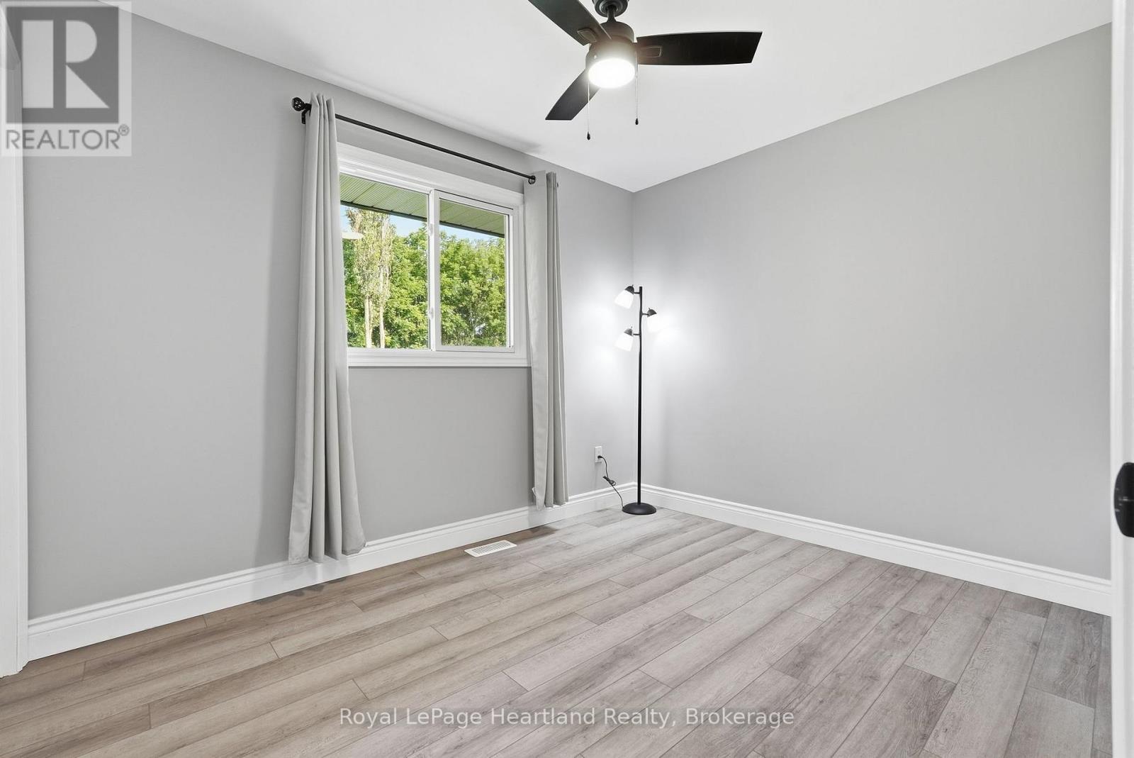20 Queen Street W, Minto, ON - Indoor Photo Showing Other Room