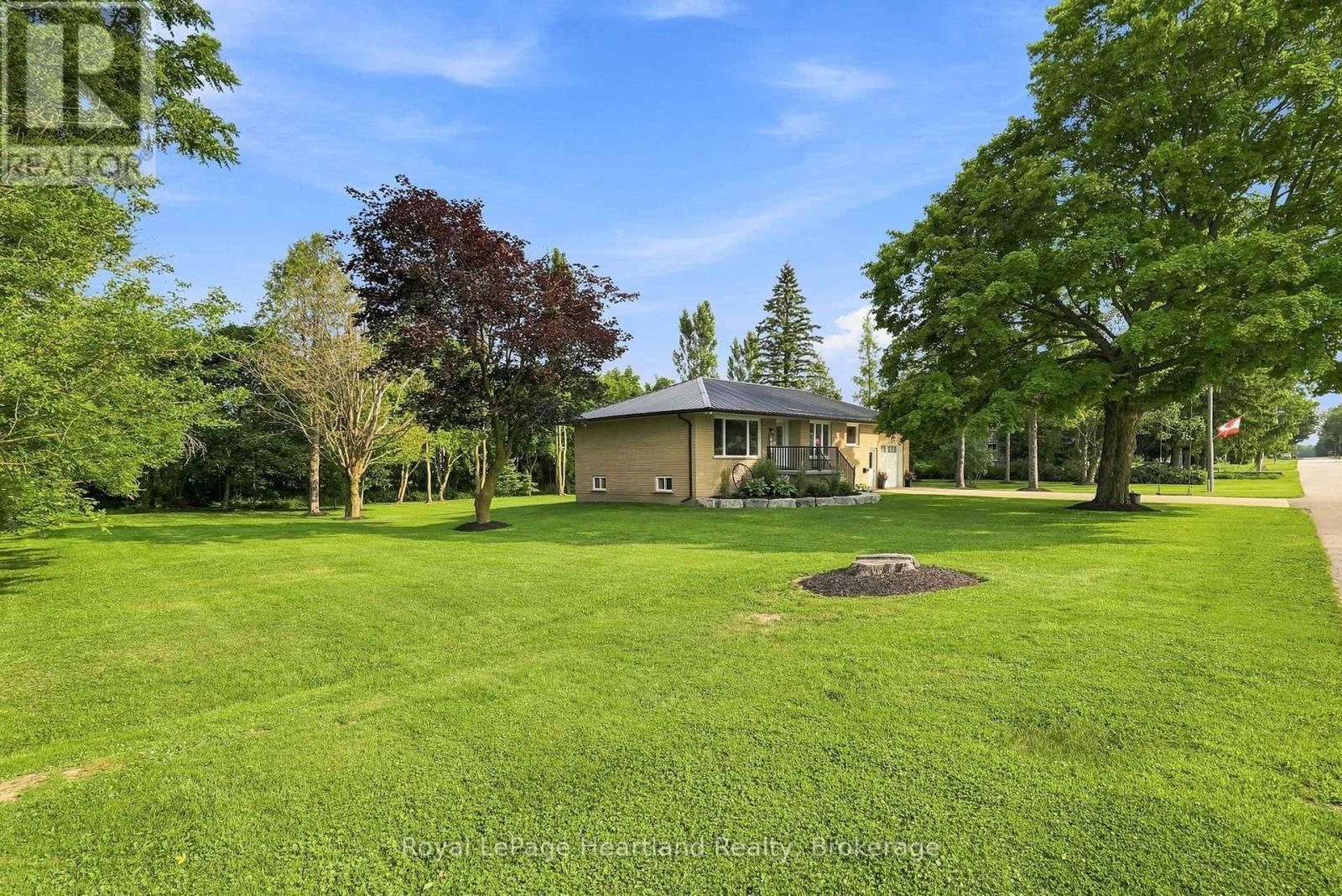 20 Queen Street W, Minto, ON - Outdoor With Deck Patio Veranda