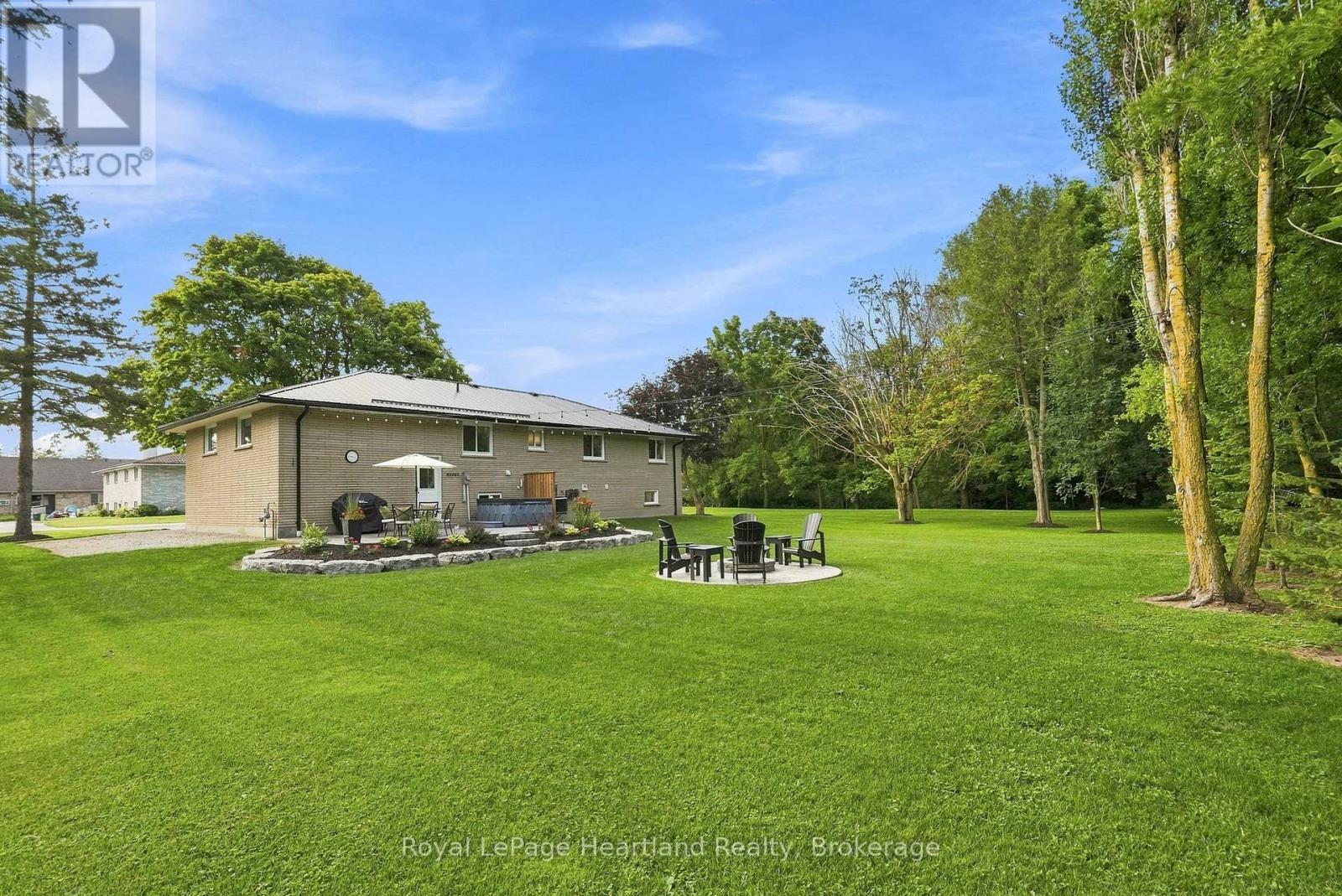 20 Queen Street W, Minto, ON - Outdoor With Deck Patio Veranda