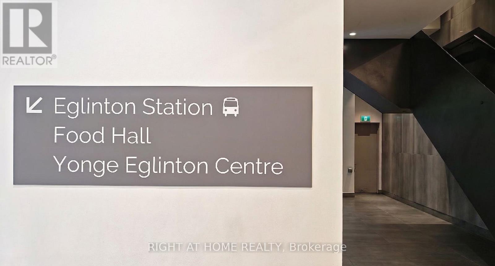 Upper - 6 Eglinton Avenue E, Toronto, ON