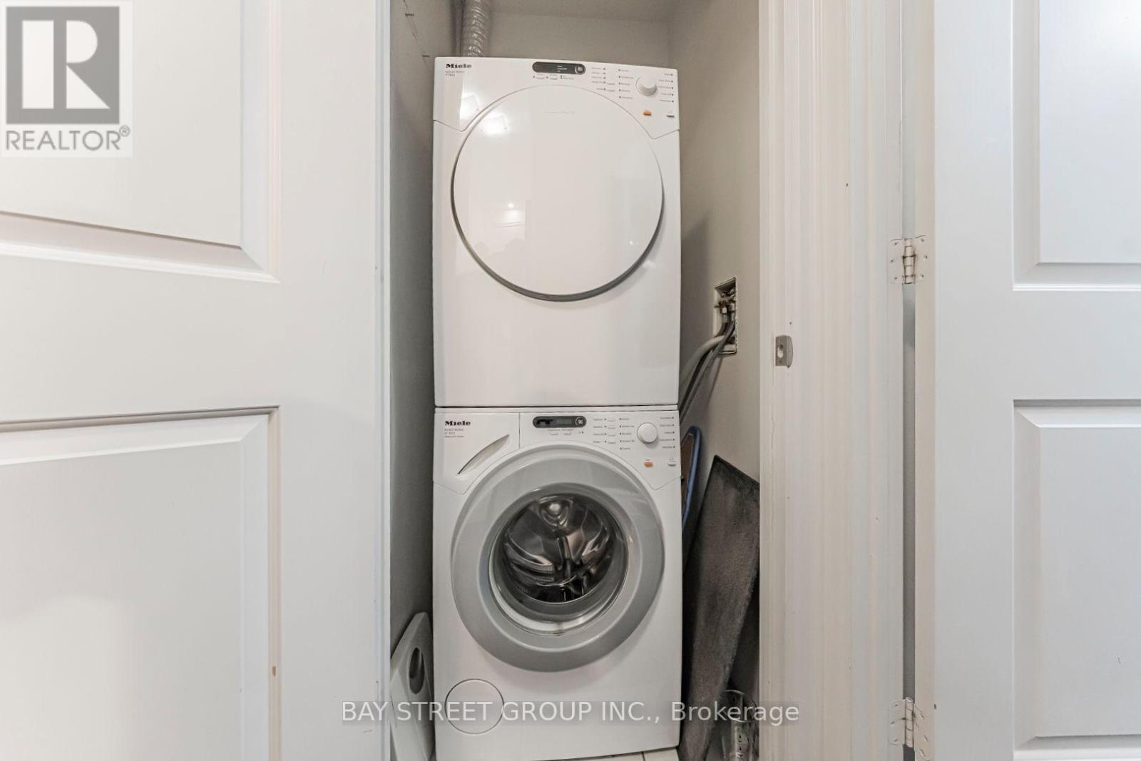 5403 - 8 The Esplanade, Toronto, ON - Indoor Photo Showing Laundry Room