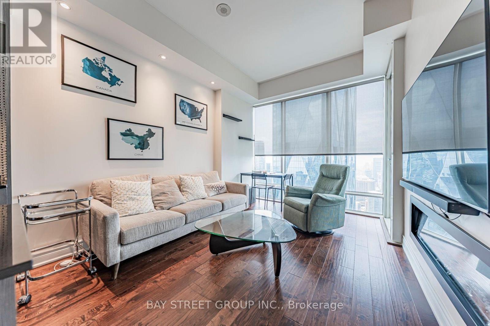 5403 - 8 The Esplanade, Toronto, ON - Indoor Photo Showing Living Room
