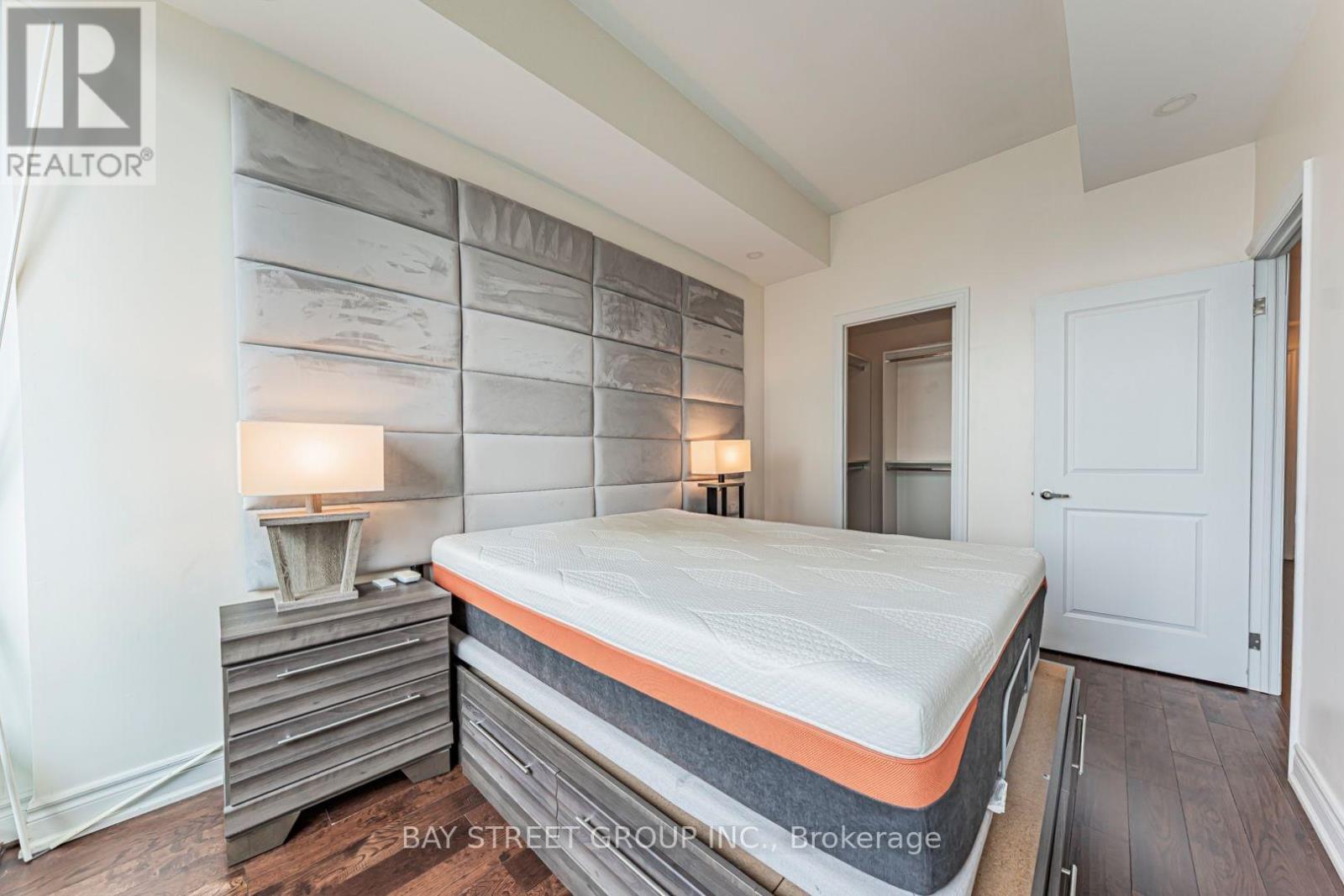 5403 - 8 The Esplanade, Toronto, ON - Indoor