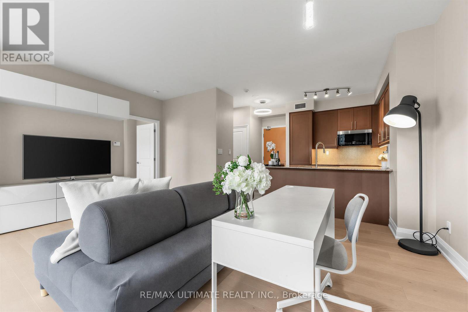 603 - 1 Bedford Road, Toronto, ON - Indoor