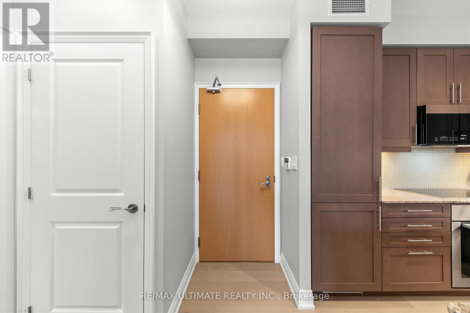 603 - 1 Bedford Road, Toronto, ON - Indoor