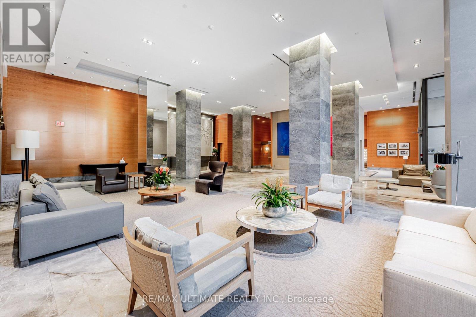 603 - 1 Bedford Road, Toronto, ON - Indoor Photo Showing Living Room
