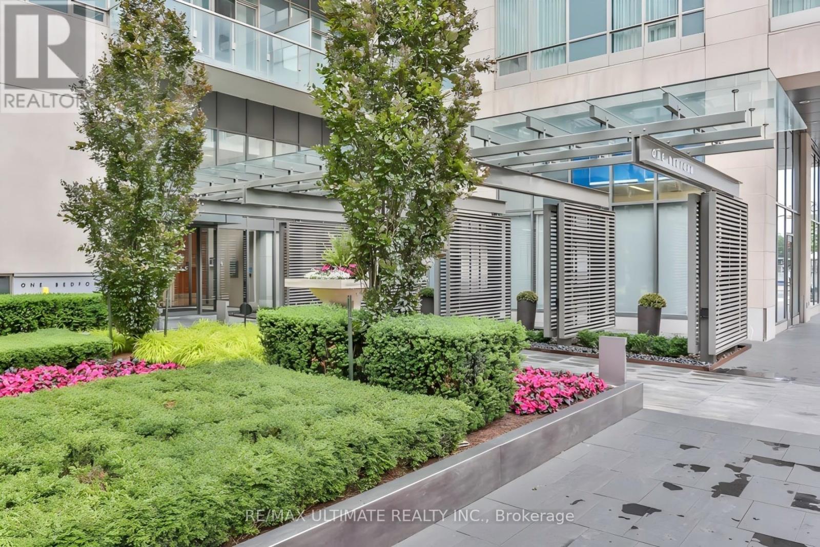 603 - 1 Bedford Road, Toronto, ON - Outdoor