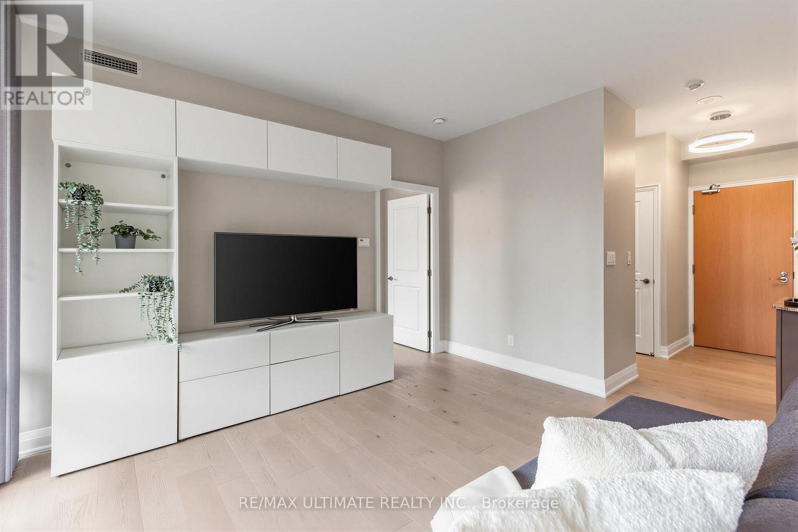 603 - 1 Bedford Road, Toronto, ON - Indoor Photo Showing Other Room