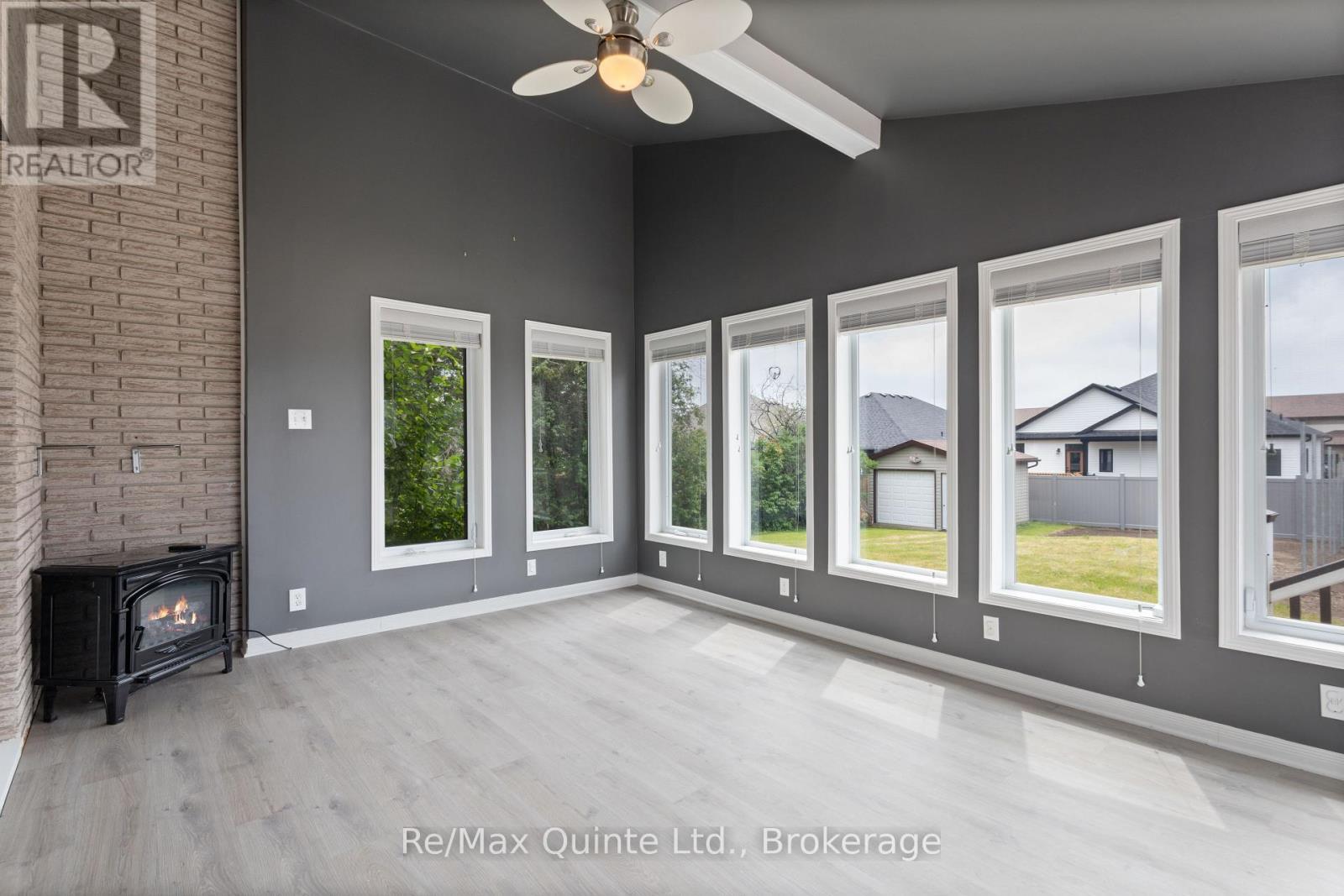 366 Farnham Road, Belleville (Thurlow Ward), ON - Indoor Photo Showing Other Room With Fireplace