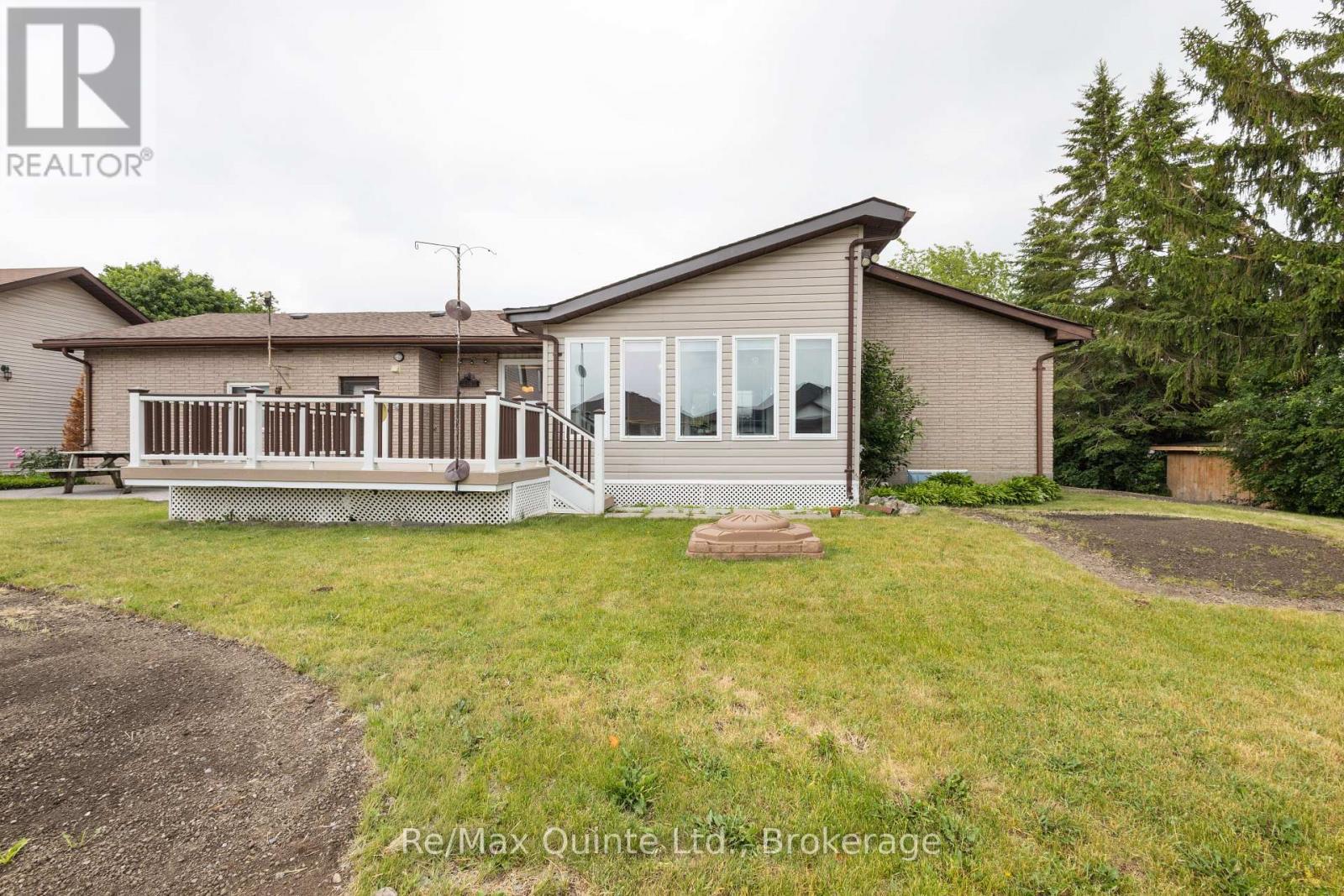 366 Farnham Road, Belleville (Thurlow Ward), ON - Outdoor With Deck Patio Veranda
