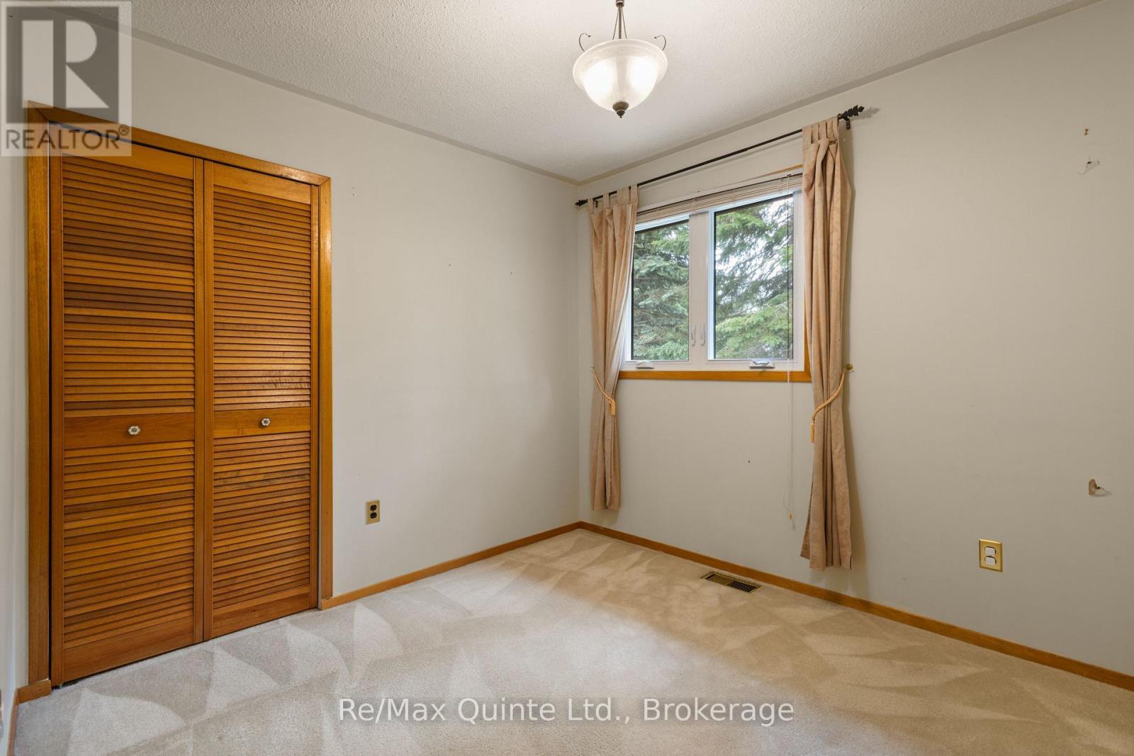 366 Farnham Road, Belleville (Thurlow Ward), ON - Indoor Photo Showing Other Room