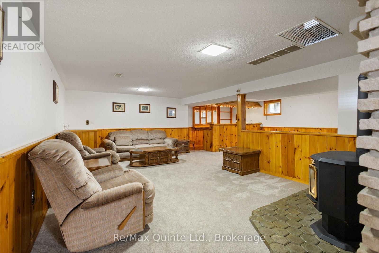 366 Farnham Road, Belleville (Thurlow Ward), ON - Indoor