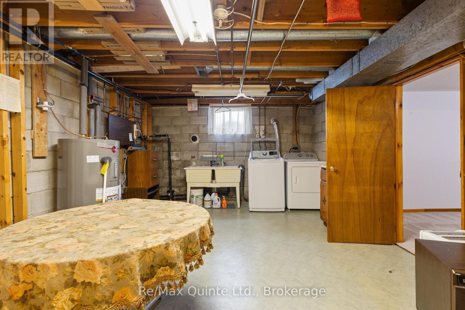 366 Farnham Road, Belleville (Thurlow Ward), ON - Indoor