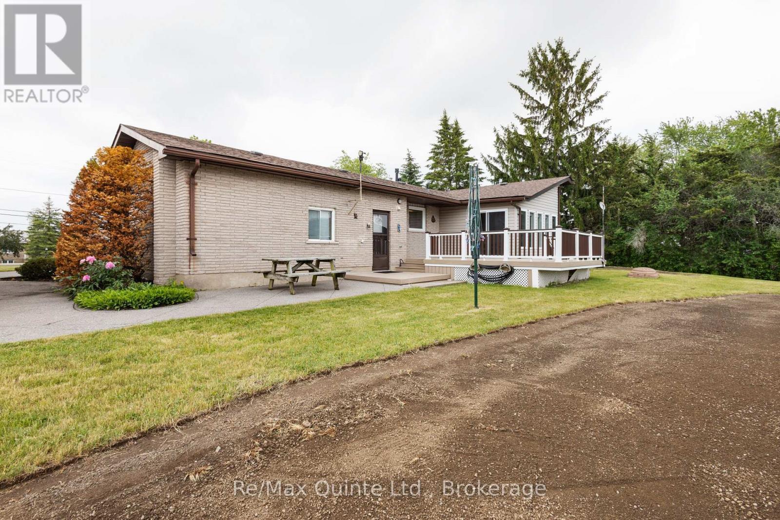 366 Farnham Road, Belleville (Thurlow Ward), ON - Outdoor With Deck Patio Veranda